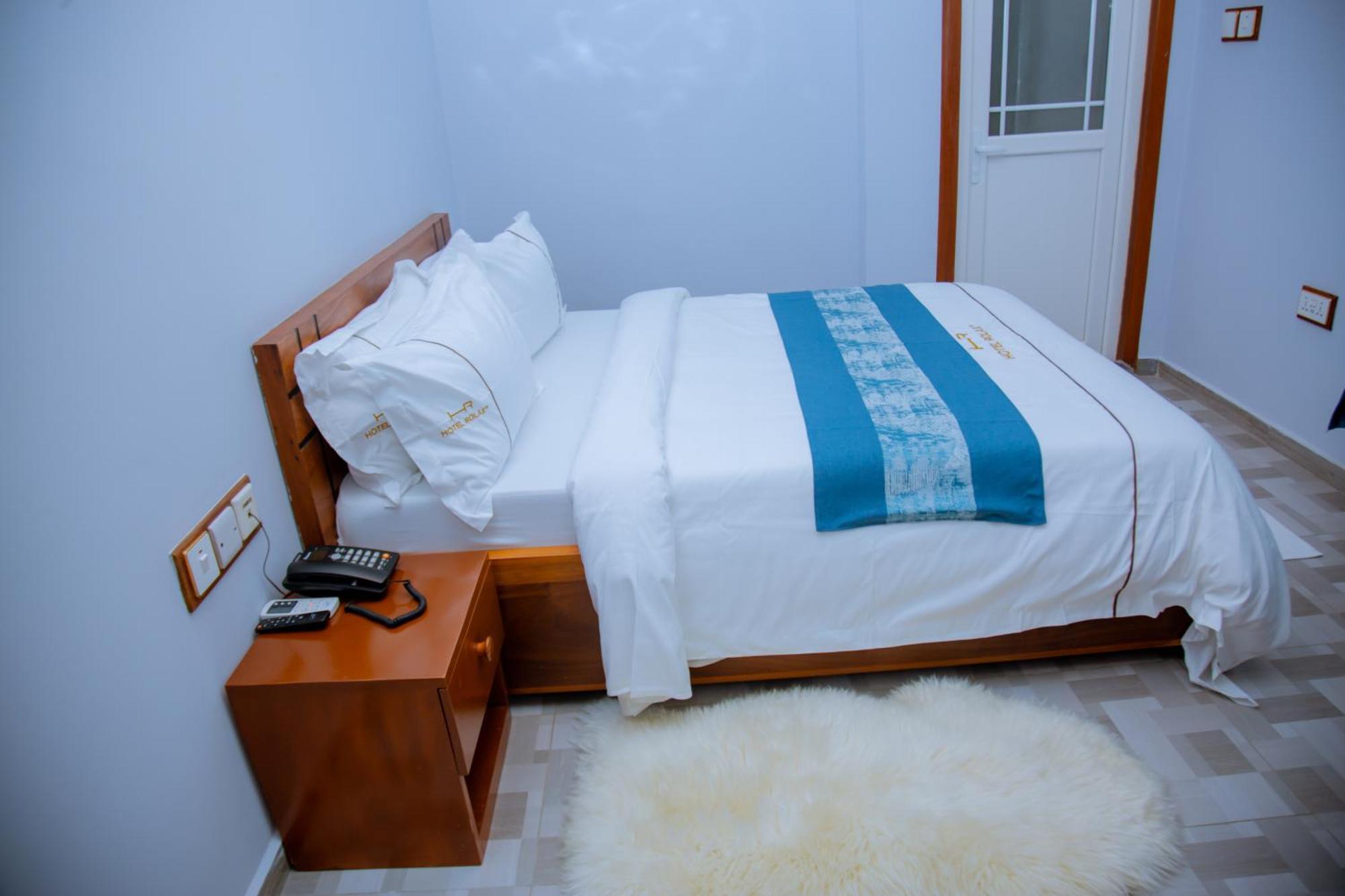 Hotel Rolax Дар ес Саалам Екстериор снимка